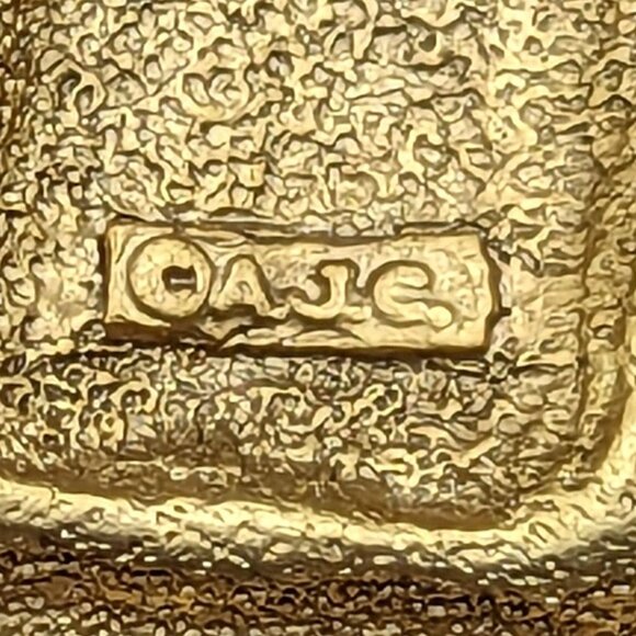 Vintage AJC Gold-Tone Cat Brooch Pin With Mouse Sophistakitty Dining - Picture 3 of 3